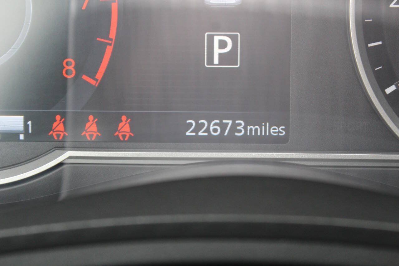 Used 2025 Nissan Versa SV FWD image 8