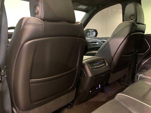 Used 2023 Cadillac Escalade ESV Premium Luxury AWD/4WD image 40