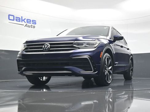 Used 2022 Volkswagen Tiguan SEL R-Line image 44