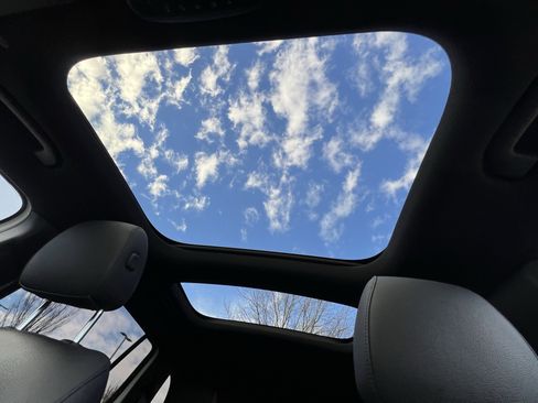 Used 2024 Mercedes-Benz EQB 250+ image 28