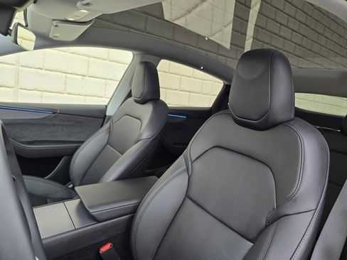 Used 2026 Tesla Model Y Long Range image 23