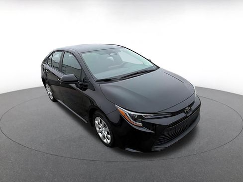 Used 2025 Toyota Corolla LE image 1