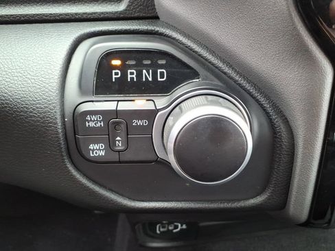 Used 2024 RAM 2500 Big Horn w/ Sport Appearance Package image 28