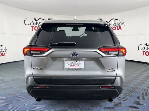 Used 2022 Toyota RAV4 XLE w/ Convenience Package image 6