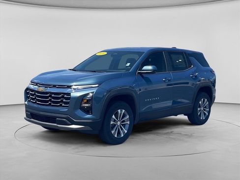New 2026 Chevrolet Equinox LT FWD image 3