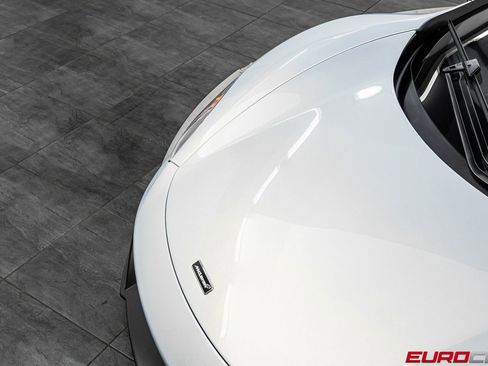 Used 2016 McLaren 675LT Spider image 12