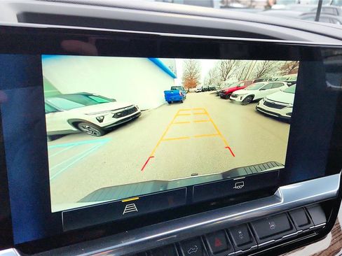 Used 2025 Chevrolet Silverado 2500 LT w/ Convenience Package image 22