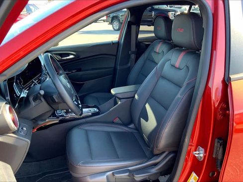 Used 2024 Chevrolet Trax RS w/ Sunroof Package image 8