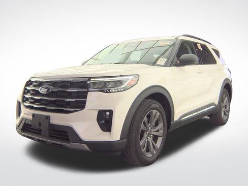 Used 2025 Ford Explorer Active w/ Active Comfort Package AWD/4WD image 1