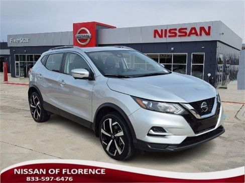 Used 2022 Nissan Rogue Sport SL image 1