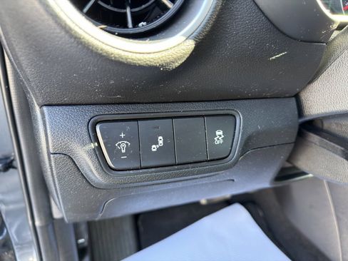 Used 2023 Kia Forte LXS w/ LXS Technology Package image 40