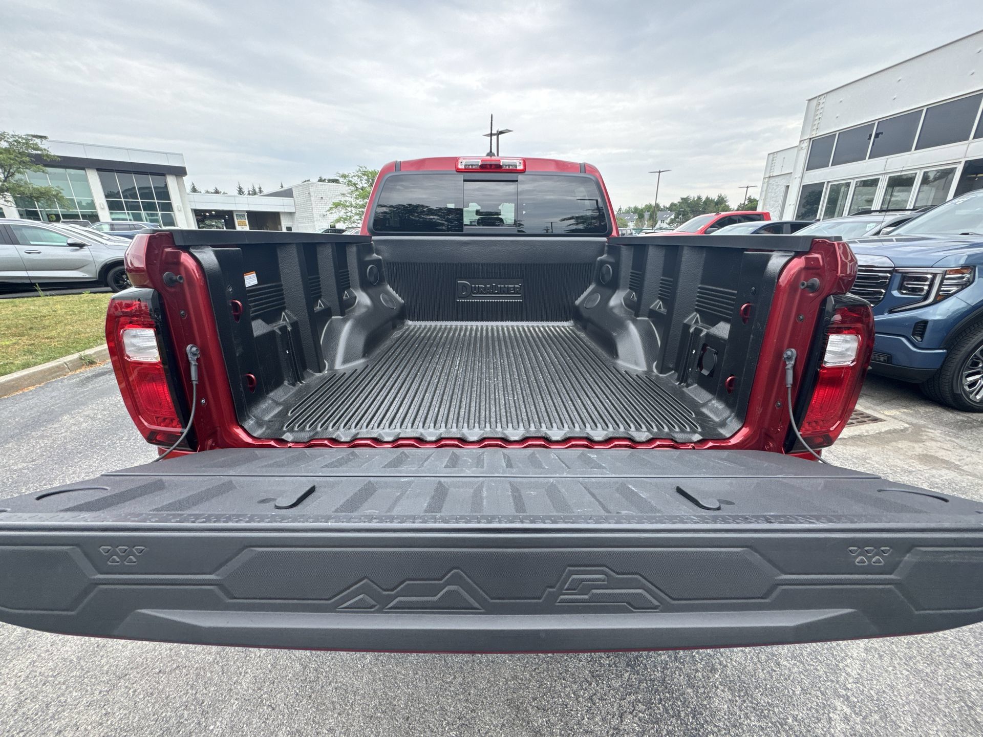 Used 2025 GMC Canyon AT4 AWD/4WD image 25