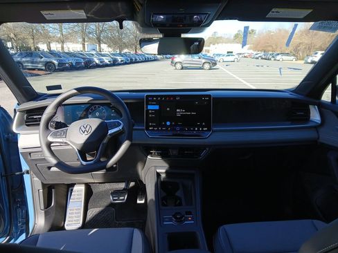 New 2026 Volkswagen Tiguan SE R-Line image 12