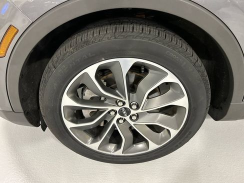 Used 2023 Lincoln Nautilus Reserve AWD/4WD image 8