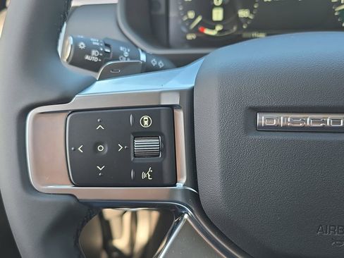 New 2026 Land Rover Discovery Limited Edition image 19