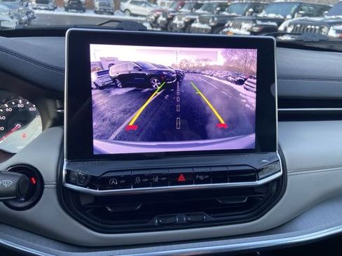 Used 2023 Jeep Compass Limited image 20