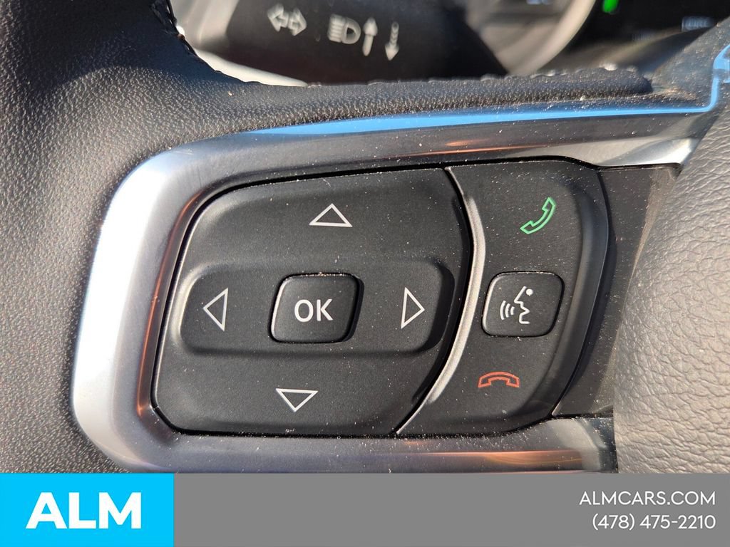 Used 2025 Jeep Wrangler Unlimited Sahara AWD/4WD image 25