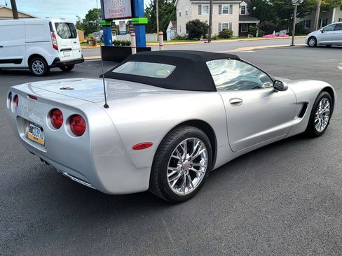 Used 2001 Chevrolet Corvette Convertible w/ Preferred Equipment Group1 RWD image 5