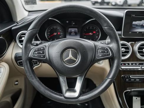 Used 2019 Mercedes-Benz GLC 300 w/ Parking Assistance Package image 28