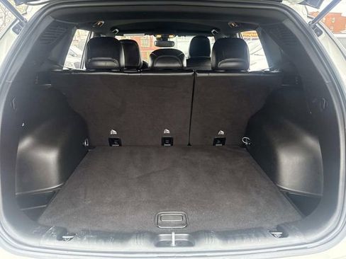 Used 2024 Jeep Compass Trailhawk image 9