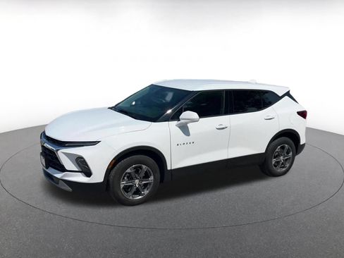 Used 2025 Chevrolet Blazer LT FWD image 6