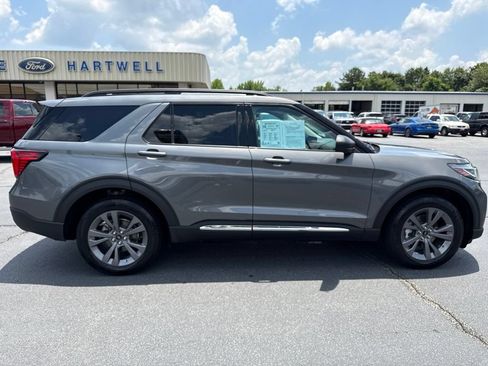 Used 2025 Ford Explorer Active w/ Active Comfort Package AWD/4WD image 28