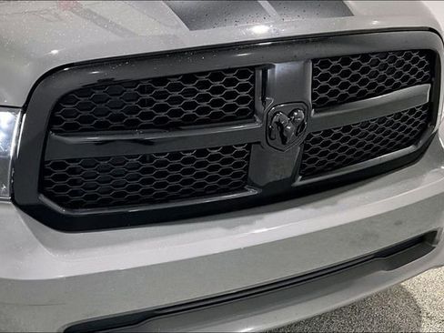 Used 2022 RAM 1500 Express w/ Ceramic Grey Express Package AWD/4WD image 43