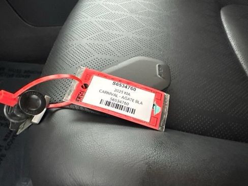 Certified 2025 Kia Carnival FWD image 31