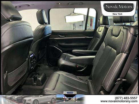 Used 2023 Jeep Grand Cherokee L Limited AWD/4WD image 13