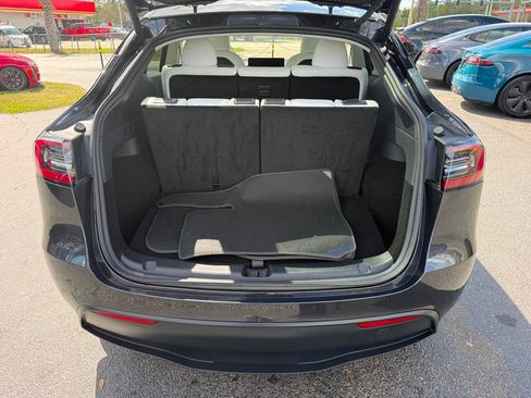 Used 2024 Tesla Model Y Long Range image 22