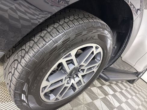 Used 2025 Ford Expedition Active AWD/4WD image 34