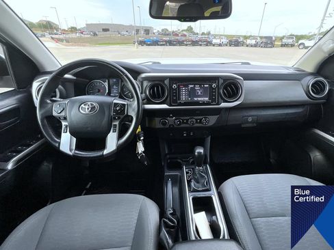 Used 2019 Toyota Tacoma SR5 AWD/4WD image 13