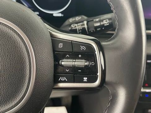 Used 2024 Kia Carnival SX image 38