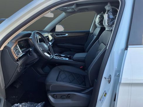 New 2026 Volkswagen Atlas SE image 7