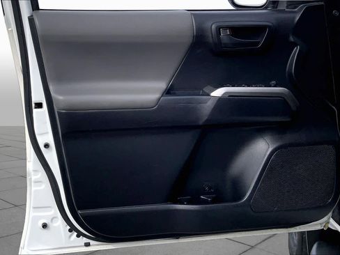 Used 2021 Toyota Tacoma SR5 RWD image 21