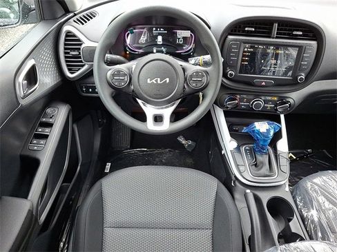 New 2025 Kia Soul LX w/ LX Technology Package image 7
