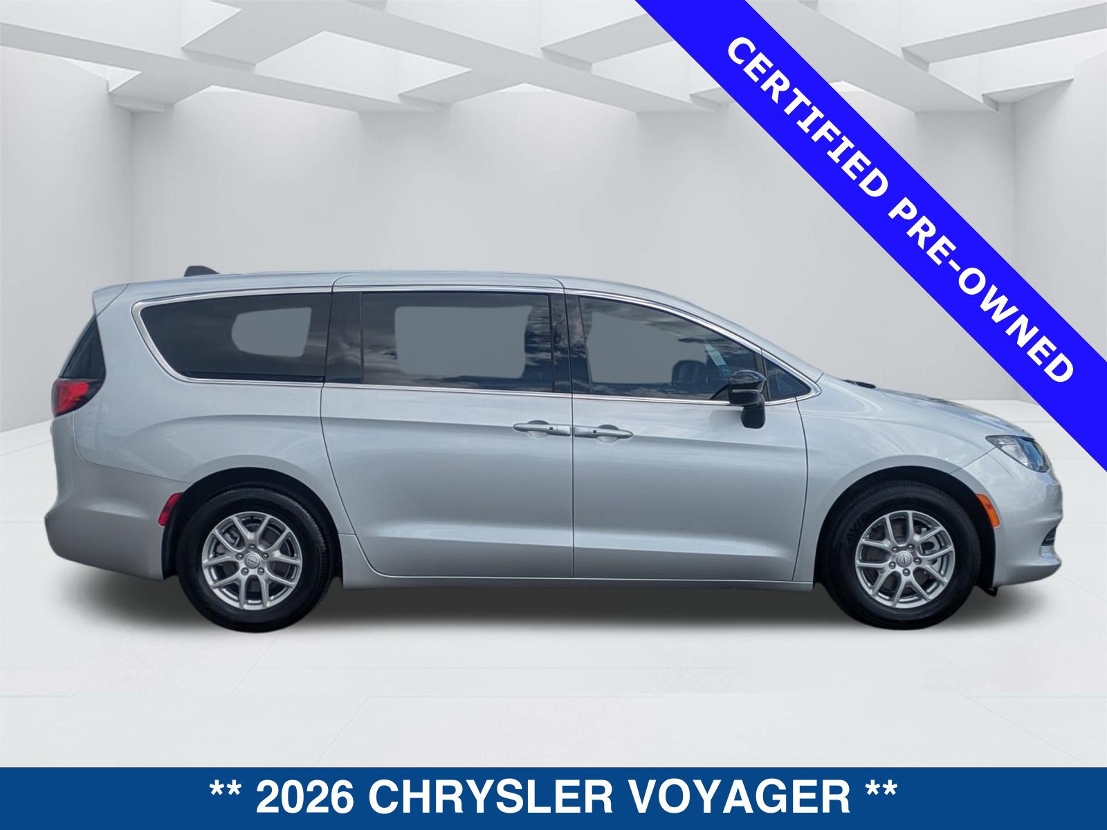 Used 2026 Chrysler Voyager LX FWD image 4