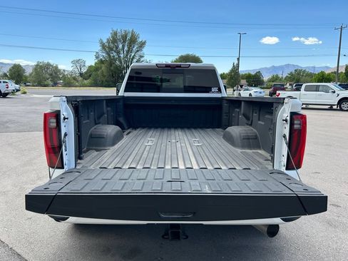 Used 2025 GMC Sierra 3500 Denali w/ Denali Reserve Package AWD/4WD image 7