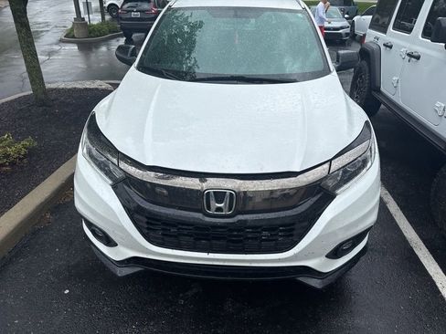 Used 2019 Honda HR-V Sport image 2