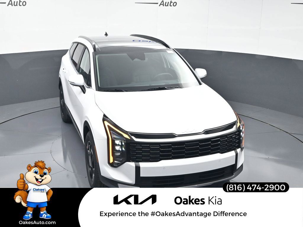 Certified 2026 Kia Sportage EX w/ EX Panorama Roof Package FWD image 47
