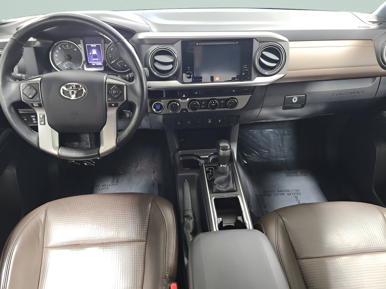 Used 2016 Toyota Tacoma Limited w/ Towing Package AWD/4WD image 25