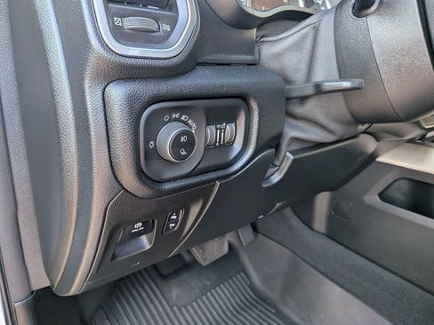Used 2022 RAM 1500 Laramie AWD/4WD image 12