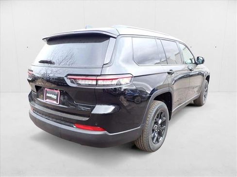 New 2025 Jeep Grand Cherokee L Altitude image 5