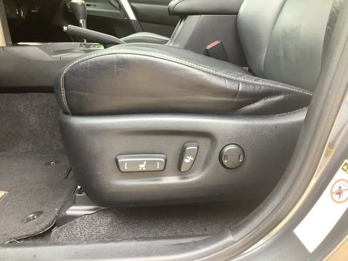 Used 2015 Toyota RAV4 Limited AWD/4WD image 23