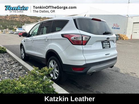 Used 2017 Ford Escape SE AWD/4WD image 8