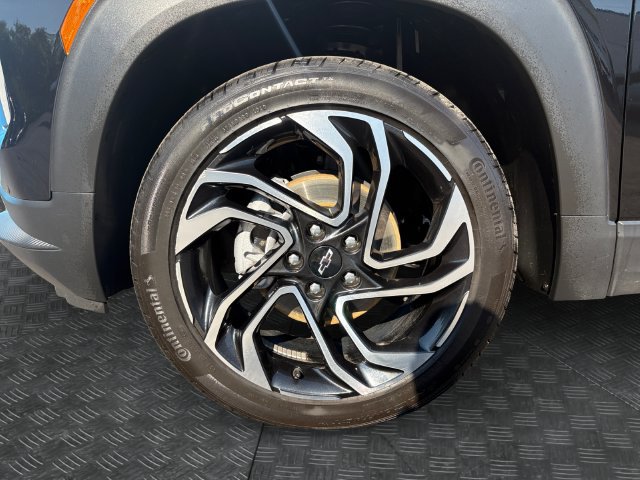 Used 2025 Chevrolet TrailBlazer RS w/ Convenience Package AWD/4WD image 14