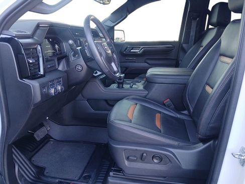 Used 2023 GMC Sierra 1500 AT4 w/ AT4 Premium Package AWD/4WD image 19