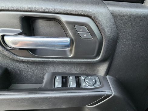 Used 2020 Chevrolet Silverado 2500 Custom w/ Custom Value Package image 36