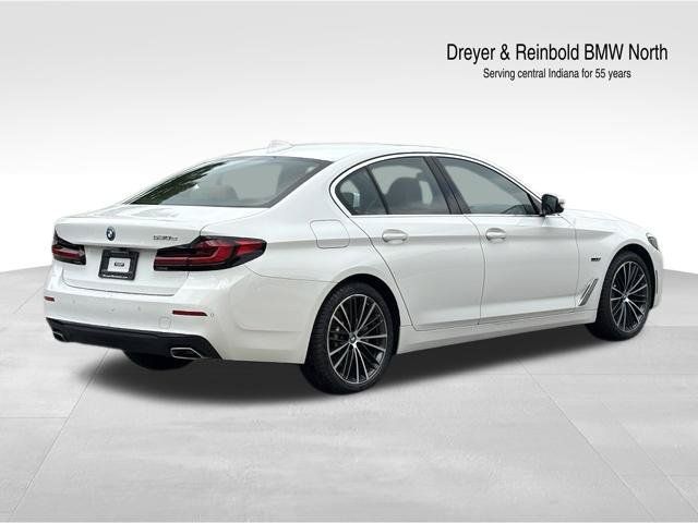 Used 2023 BMW 530e w/ Premium Package RWD image 7