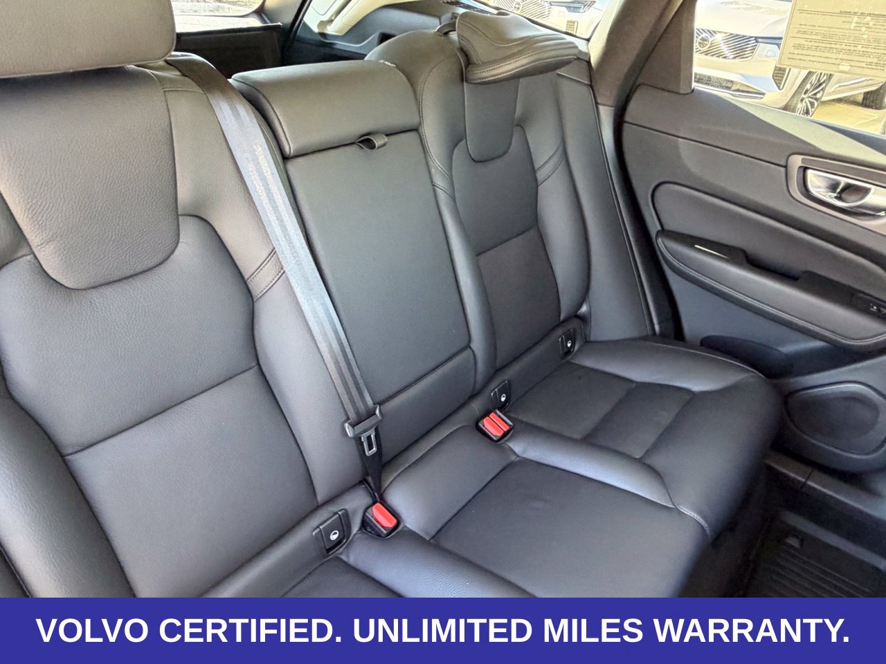 Certified 2024 Volvo XC60 B5 Plus w/ Protection Package Premier AWD/4WD image 40